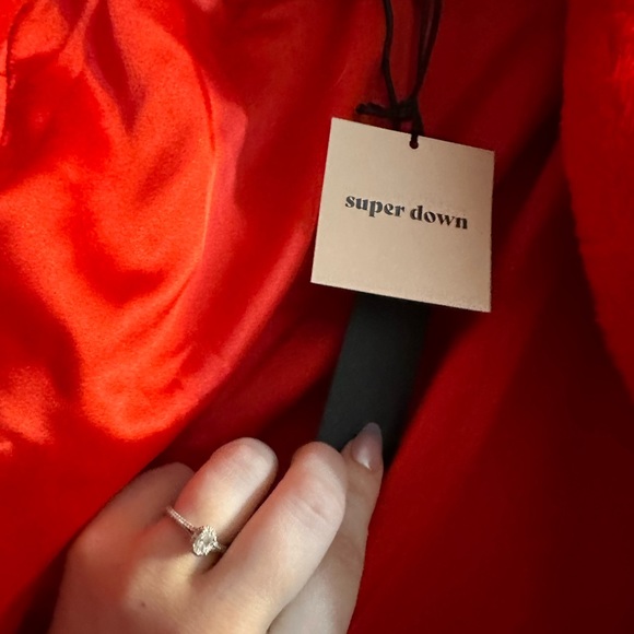 Superdown red fur jacket - Picture 5 of 7